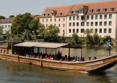 Holzschiff "Die Siebnerin"